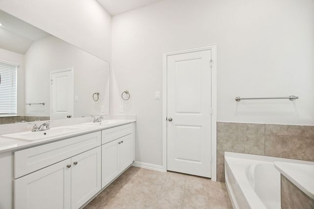 4017 Lakefield Drive, Heartland, TX 75114