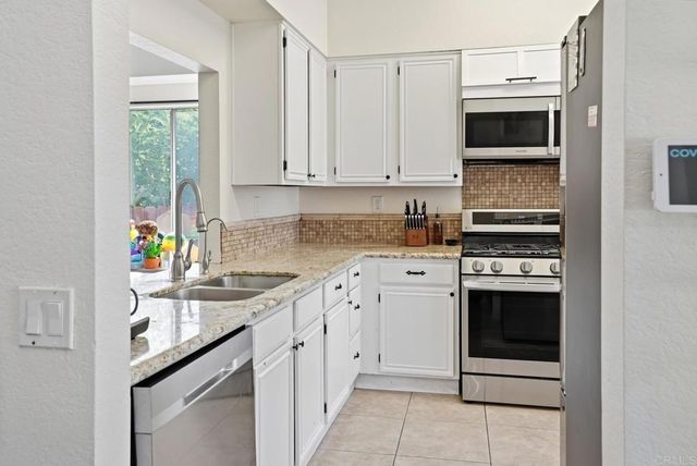 23886 Red Clover Circle, Murrieta, CA 92562