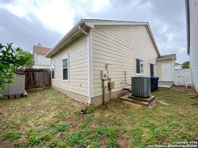 7707 CROWN GATE DR, San Antonio, TX 78251