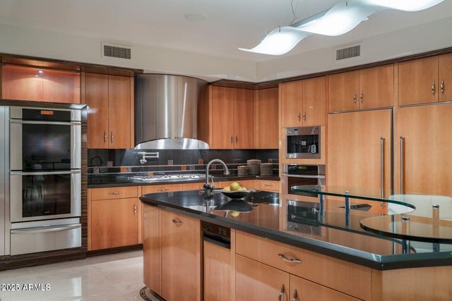 4550 E FOOTHILL Drive, Paradise Valley, AZ 85253