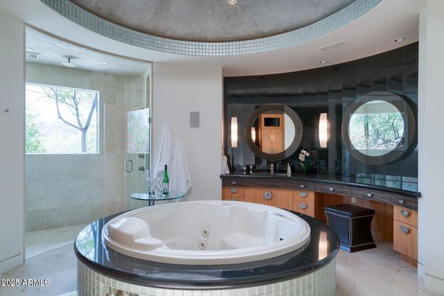 4550 E FOOTHILL Drive, Paradise Valley, AZ 85253