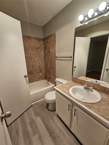 7522 Holly Hill Drive 44F, Dallas, TX 75231