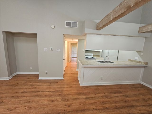 7522 Holly Hill Drive 44F, Dallas, TX 75231