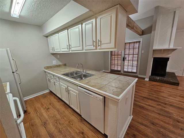 7522 Holly Hill Drive 44F, Dallas, TX 75231