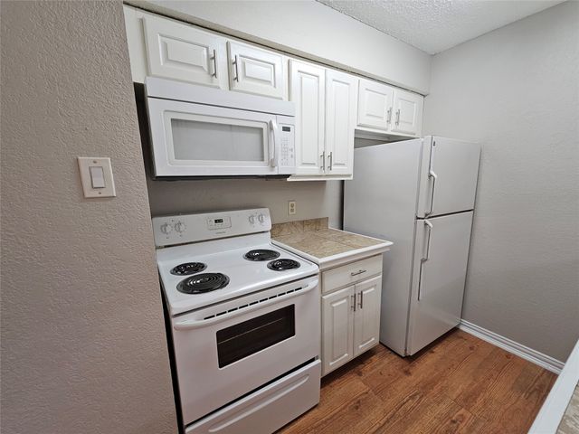 7522 Holly Hill Drive 44F, Dallas, TX 75231