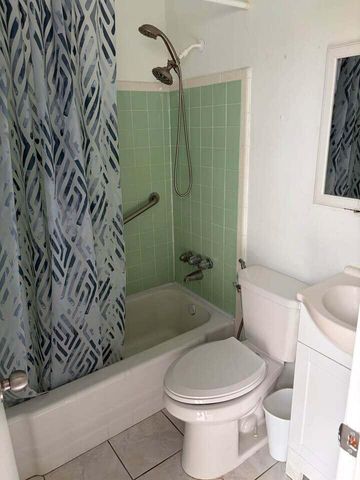 2213 LINCOLN Street 6, Hollywood, FL 33020