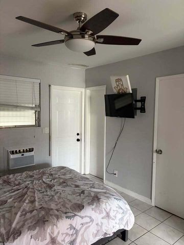 2213 LINCOLN Street 6, Hollywood, FL 33020