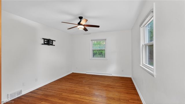 3289 Cricket Drive, Youngstown, OH 44511