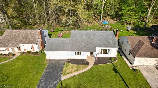 3289 Cricket Drive, Youngstown, OH 44511