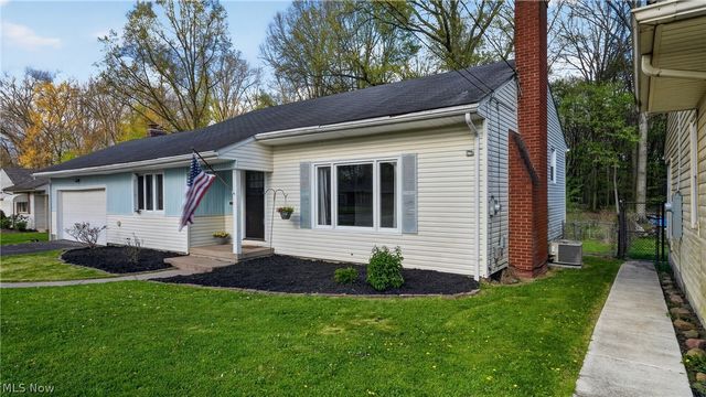 3289 Cricket Drive, Youngstown, OH 44511