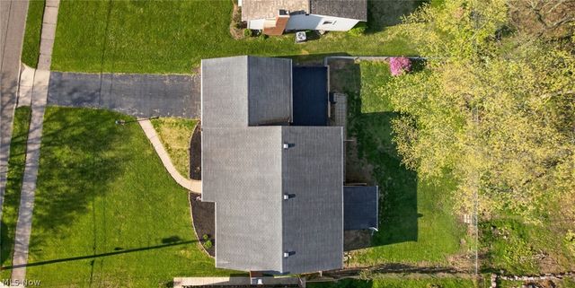 3289 Cricket Drive, Youngstown, OH 44511
