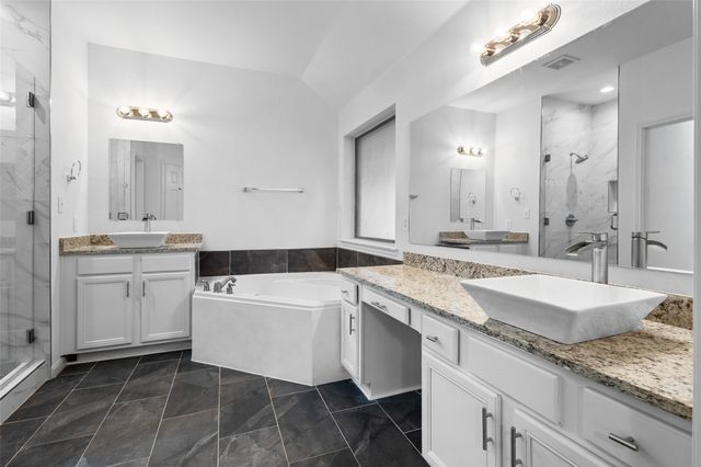 6136 Lochmoor Drive, Fort Worth, TX 76179