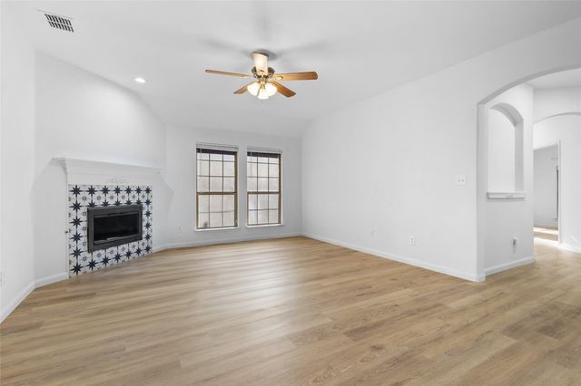 6136 Lochmoor Drive, Fort Worth, TX 76179