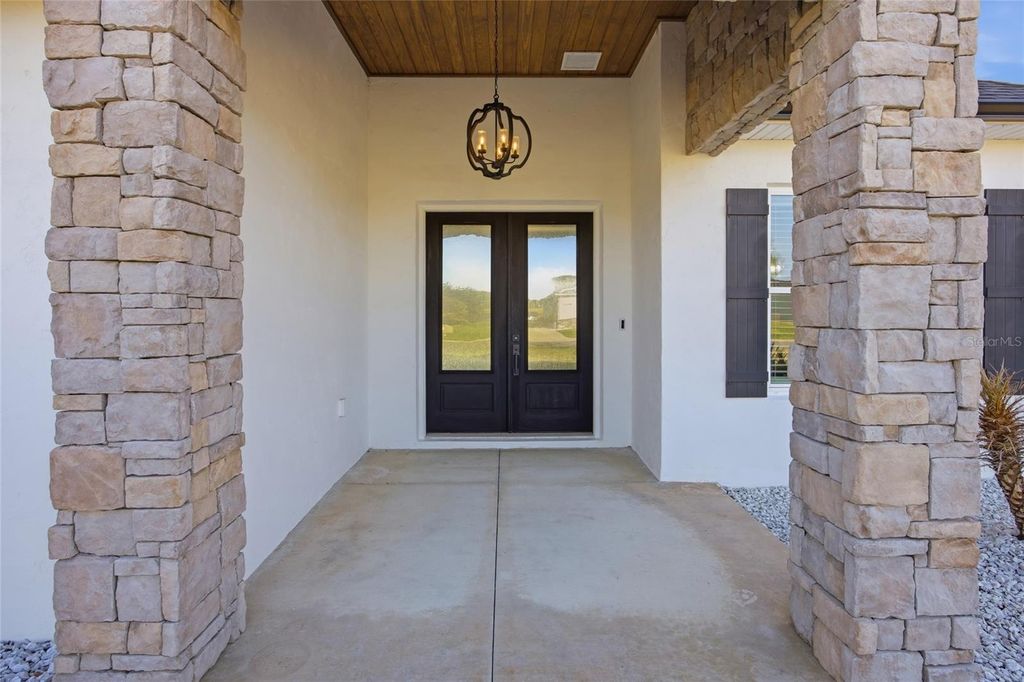 Image 6 of property listing at 9665 SE 61ST TERRACE, Belleview, FL 34420