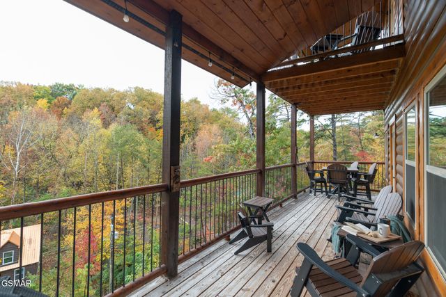 1013 Silver Poplar Lane, Sevierville, TN 37876