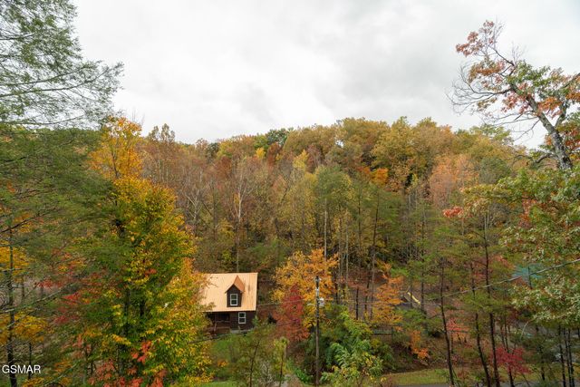 1013 Silver Poplar Lane, Sevierville, TN 37876