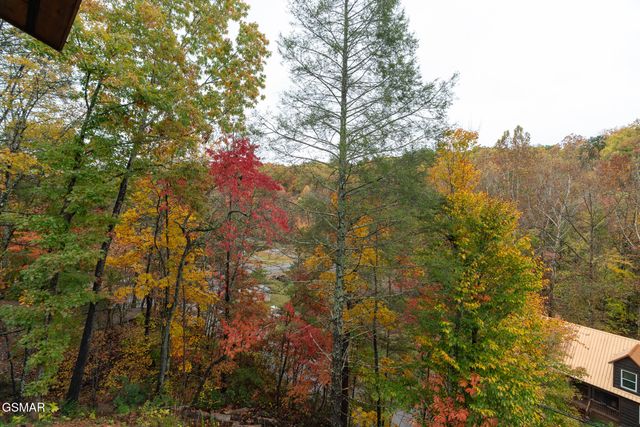 1013 Silver Poplar Lane, Sevierville, TN 37876