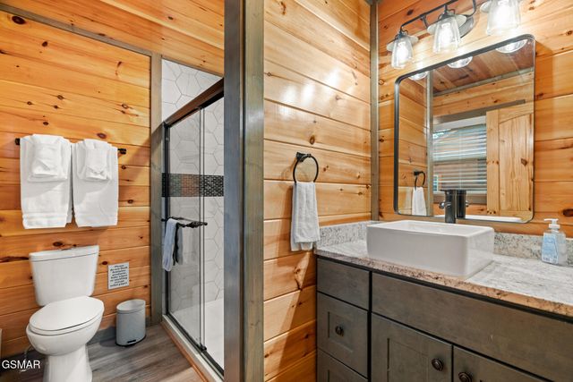 1013 Silver Poplar Lane, Sevierville, TN 37876