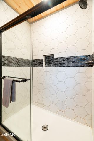 1013 Silver Poplar Lane, Sevierville, TN 37876