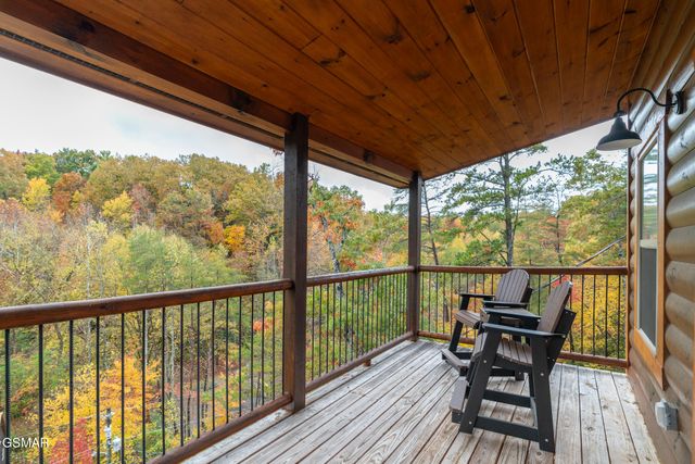 1013 Silver Poplar Lane, Sevierville, TN 37876