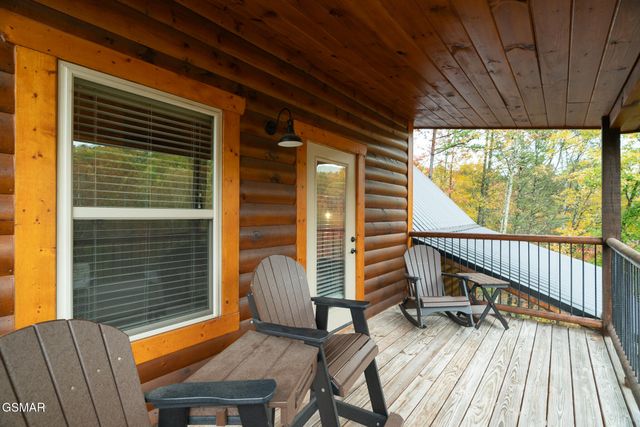 1013 Silver Poplar Lane, Sevierville, TN 37876