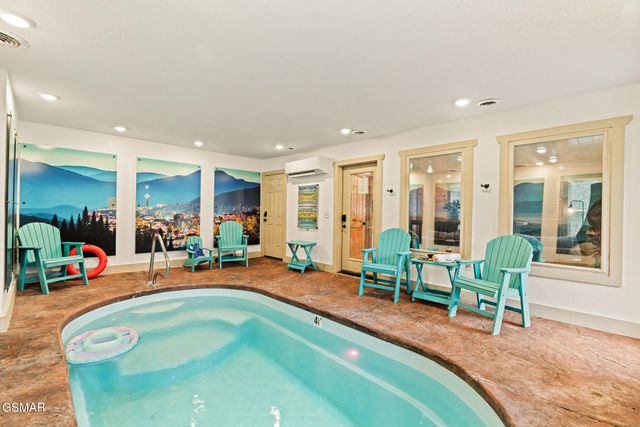 1013 Silver Poplar Lane, Sevierville, TN 37876