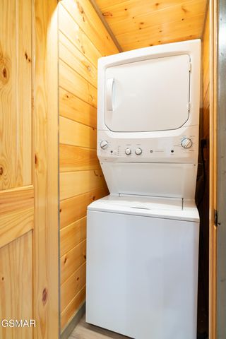 1013 Silver Poplar Lane, Sevierville, TN 37876