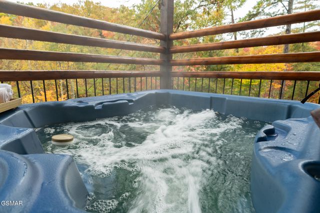 1013 Silver Poplar Lane, Sevierville, TN 37876