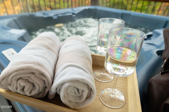 1013 Silver Poplar Lane, Sevierville, TN 37876