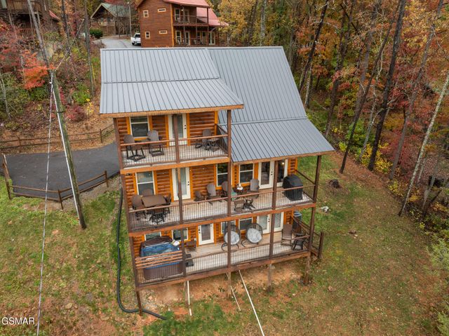 1013 Silver Poplar Lane, Sevierville, TN 37876