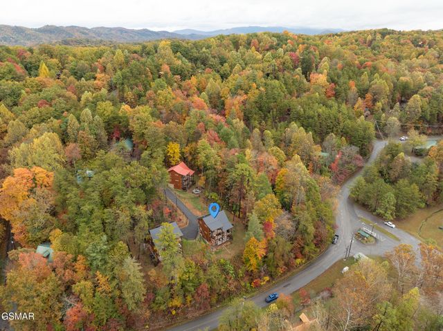 1013 Silver Poplar Lane, Sevierville, TN 37876