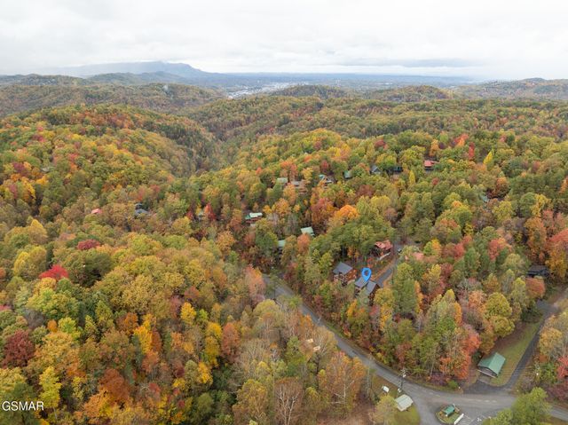 1013 Silver Poplar Lane, Sevierville, TN 37876