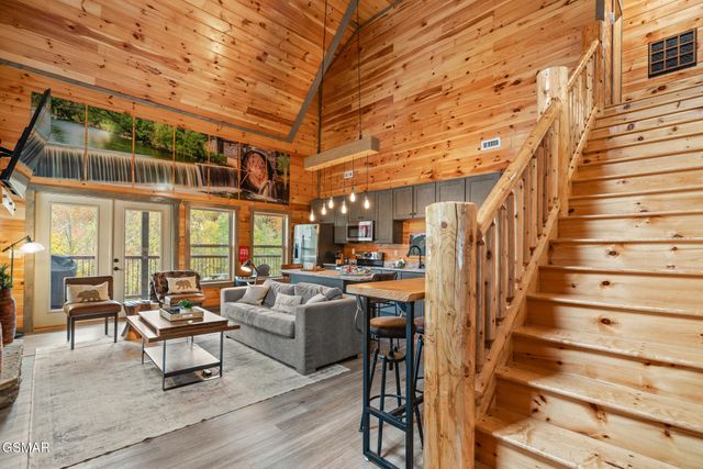 1013 Silver Poplar Lane, Sevierville, TN 37876