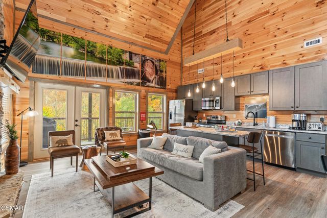 1013 Silver Poplar Lane, Sevierville, TN 37876