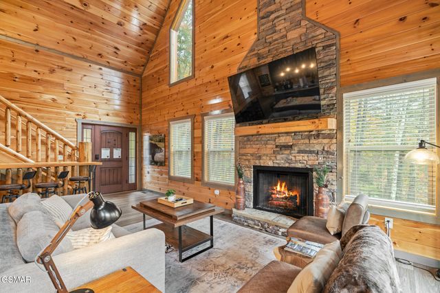 1013 Silver Poplar Lane, Sevierville, TN 37876