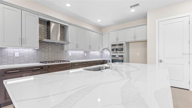 18225 CRESSWIND TERRACE, Lakewood Ranch, FL 34211