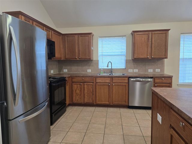 2706 Courtyard Lane, Pearland, TX 77584