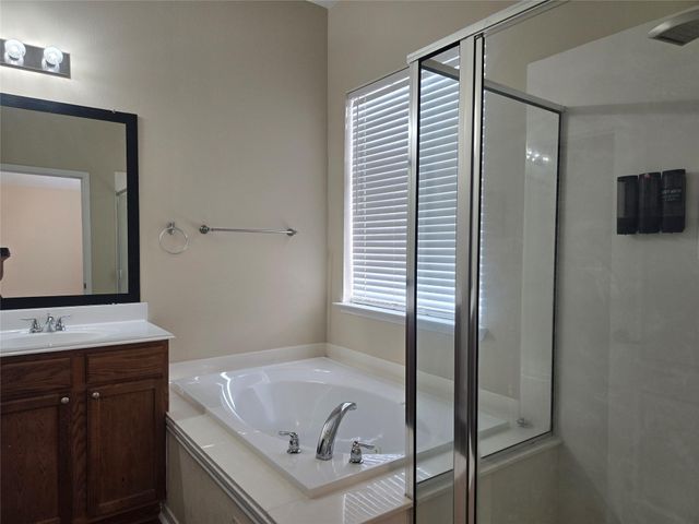 2706 Courtyard Lane, Pearland, TX 77584