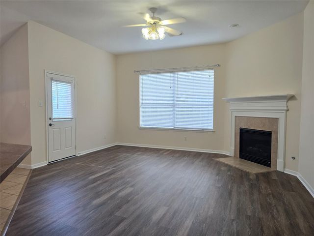2706 Courtyard Lane, Pearland, TX 77584