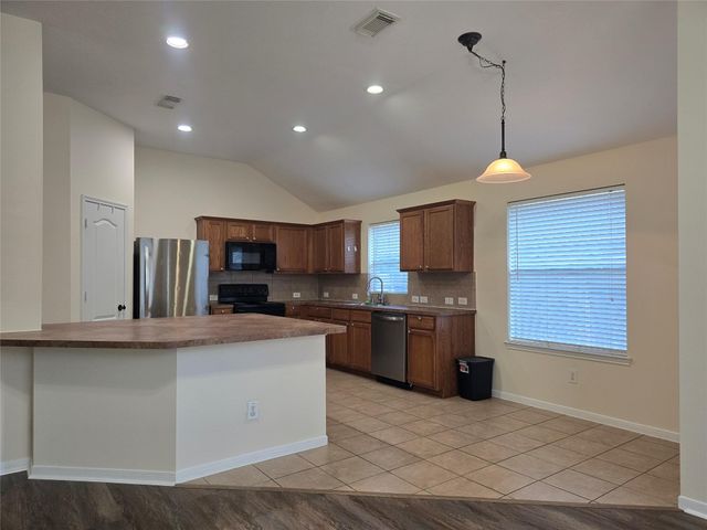2706 Courtyard Lane, Pearland, TX 77584