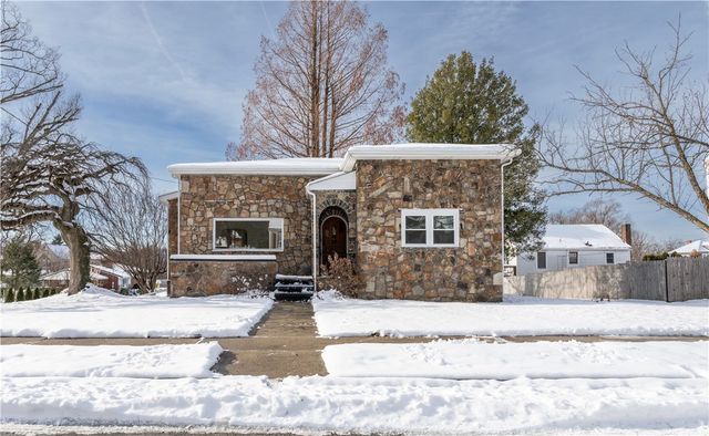 1230 Vine St, Connellsville, PA 15425