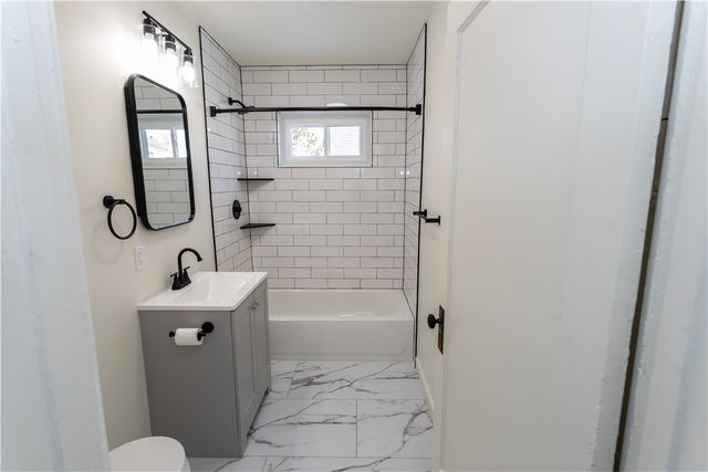 1230 Vine St, Connellsville, PA 15425