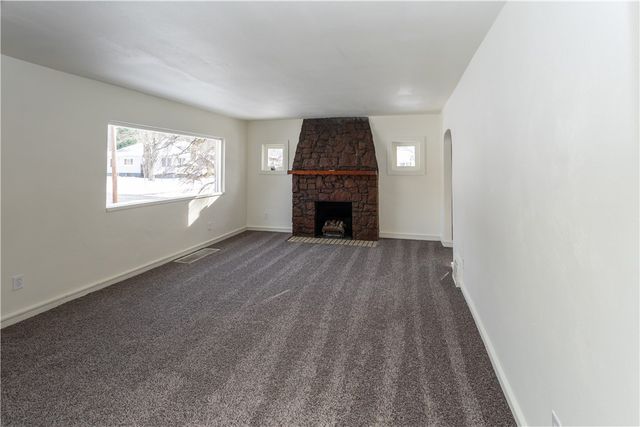 1230 Vine St, Connellsville, PA 15425