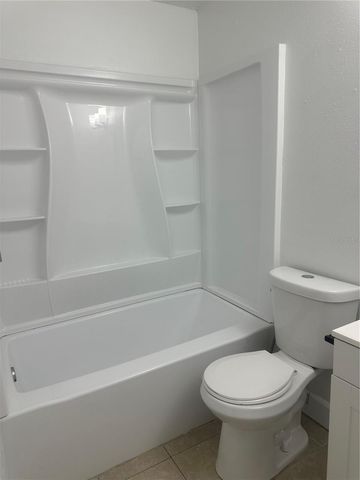 8434 CAMDEN STREET D, Tampa, FL 33614