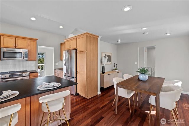 16813 NE 33rd Street, Bellevue, WA 98008