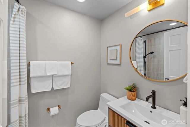 16813 NE 33rd Street, Bellevue, WA 98008
