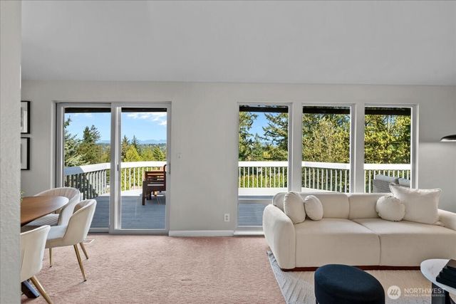 16813 NE 33rd Street, Bellevue, WA 98008