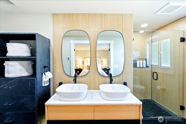 16813 NE 33rd Street, Bellevue, WA 98008