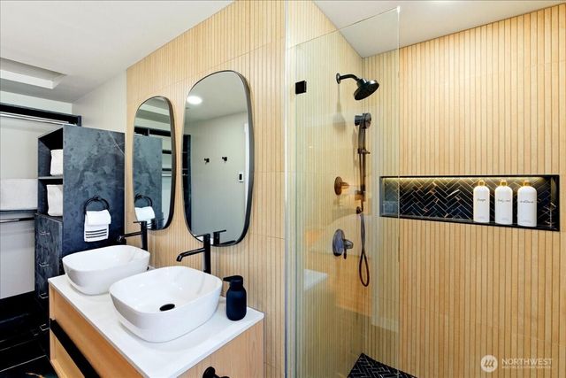 16813 NE 33rd Street, Bellevue, WA 98008