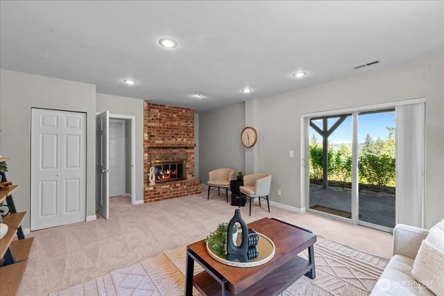 16813 NE 33rd Street, Bellevue, WA 98008